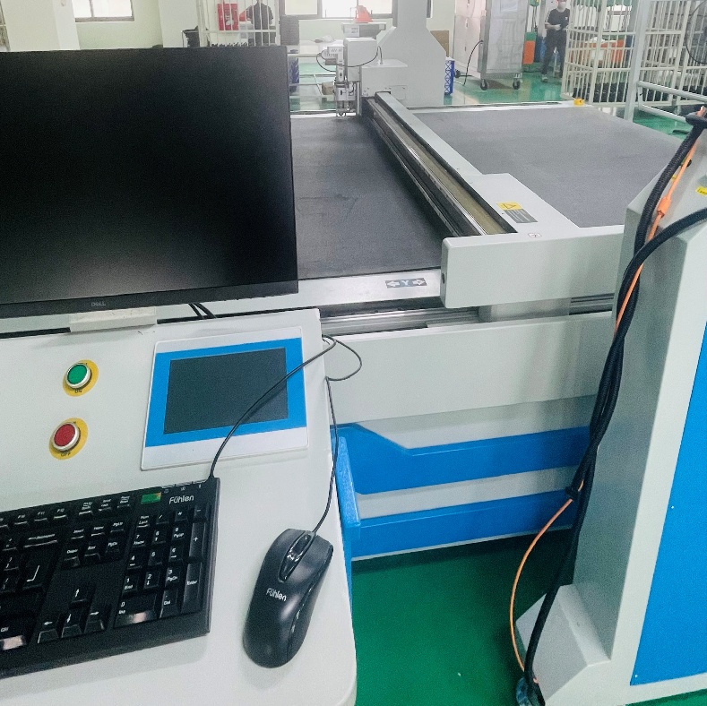 Automatic fabric feeding machine