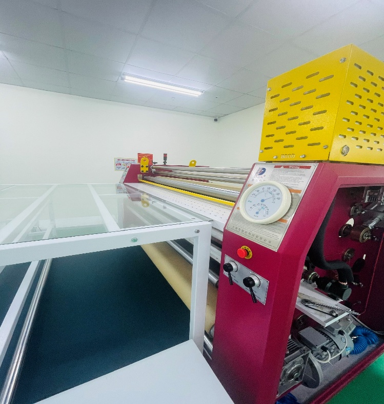 Paper-to-fabric heat transfer machine